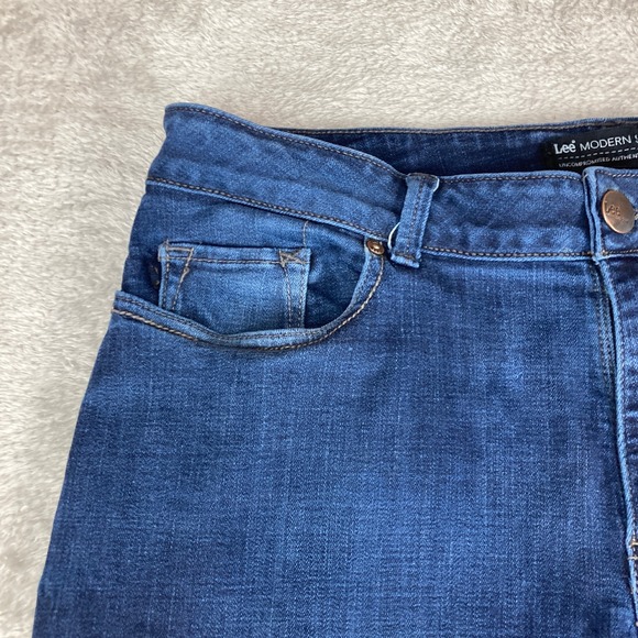 Lee Modern Series Jeans Curvy Fit Bootcut Women's Size 10 Short Dark Wash - Picture 3 of 16